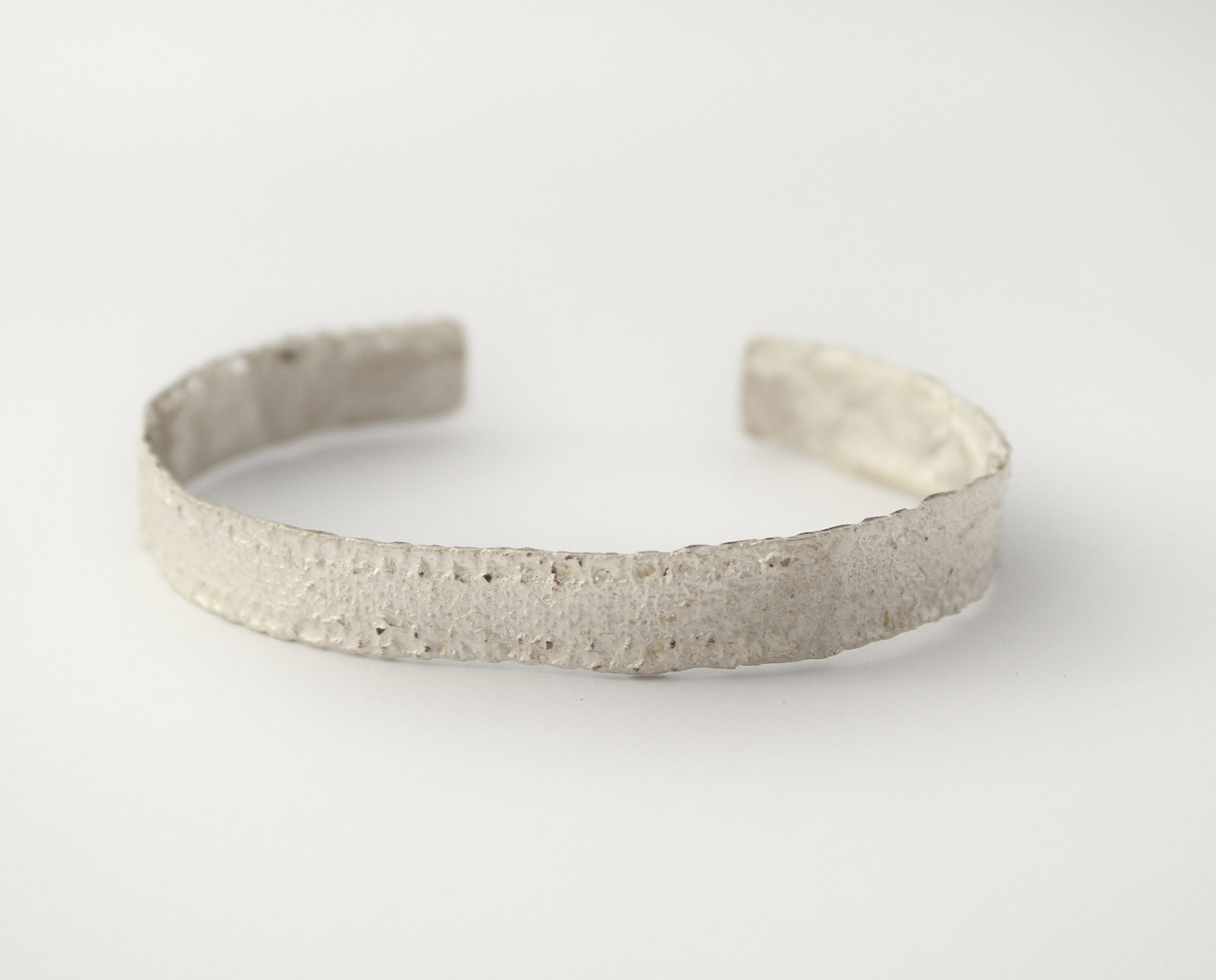 weft bracelet - adriana guelfi herrera - jeweller by nature