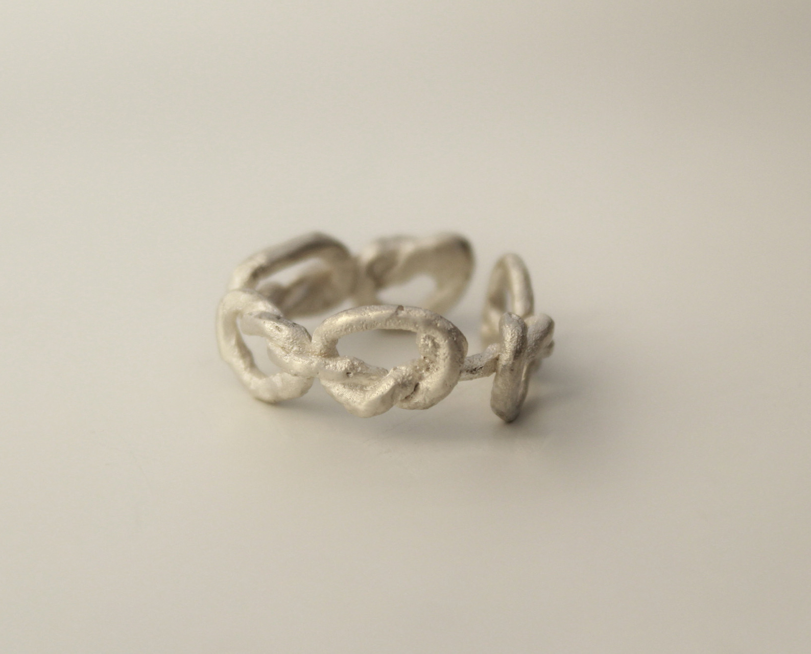 anillo nudos infinito - adriana guelfi herrera - joyera por naturaleza
