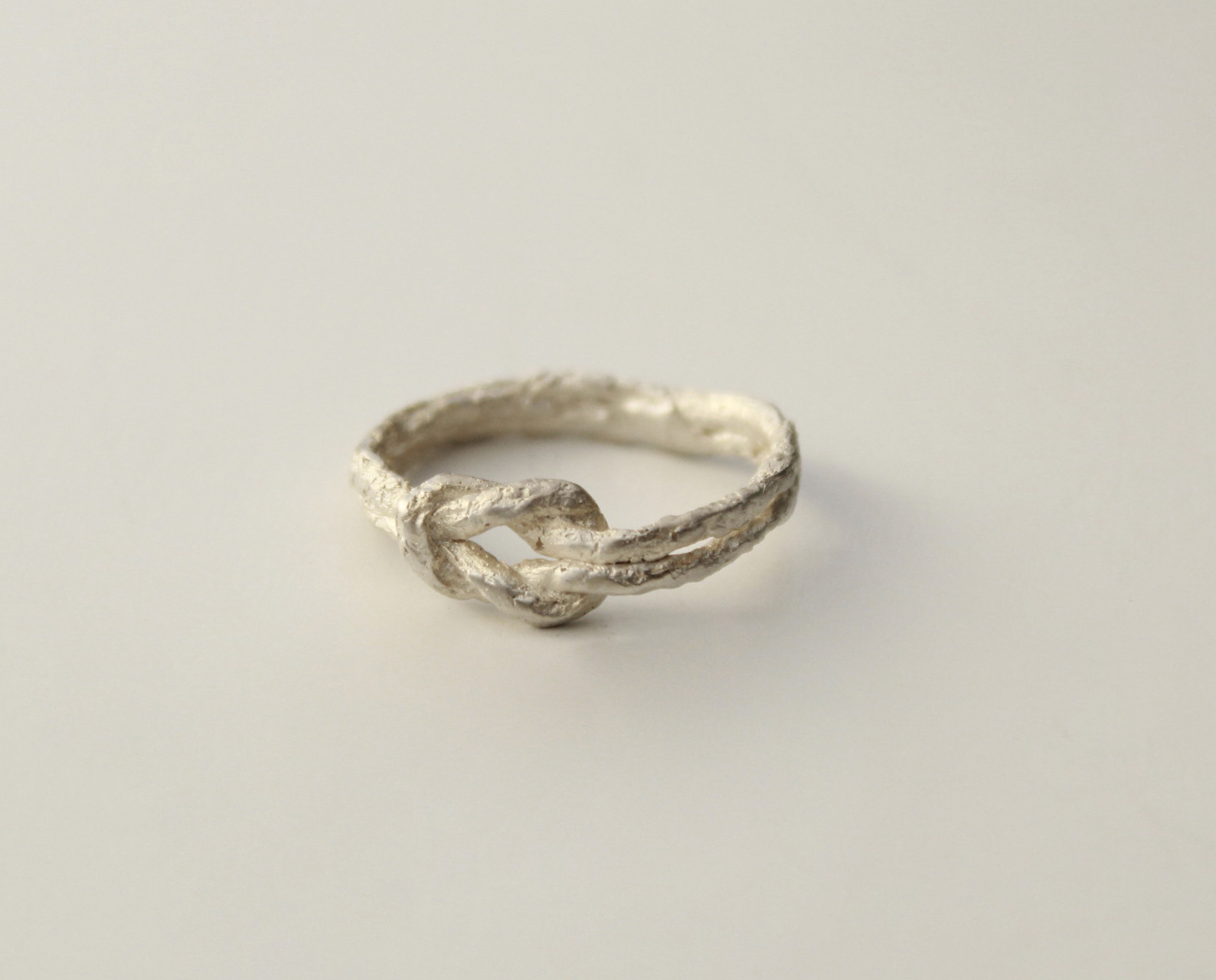 anillo nudo llano - adriana guelfi herrera - joyera por naturaleza